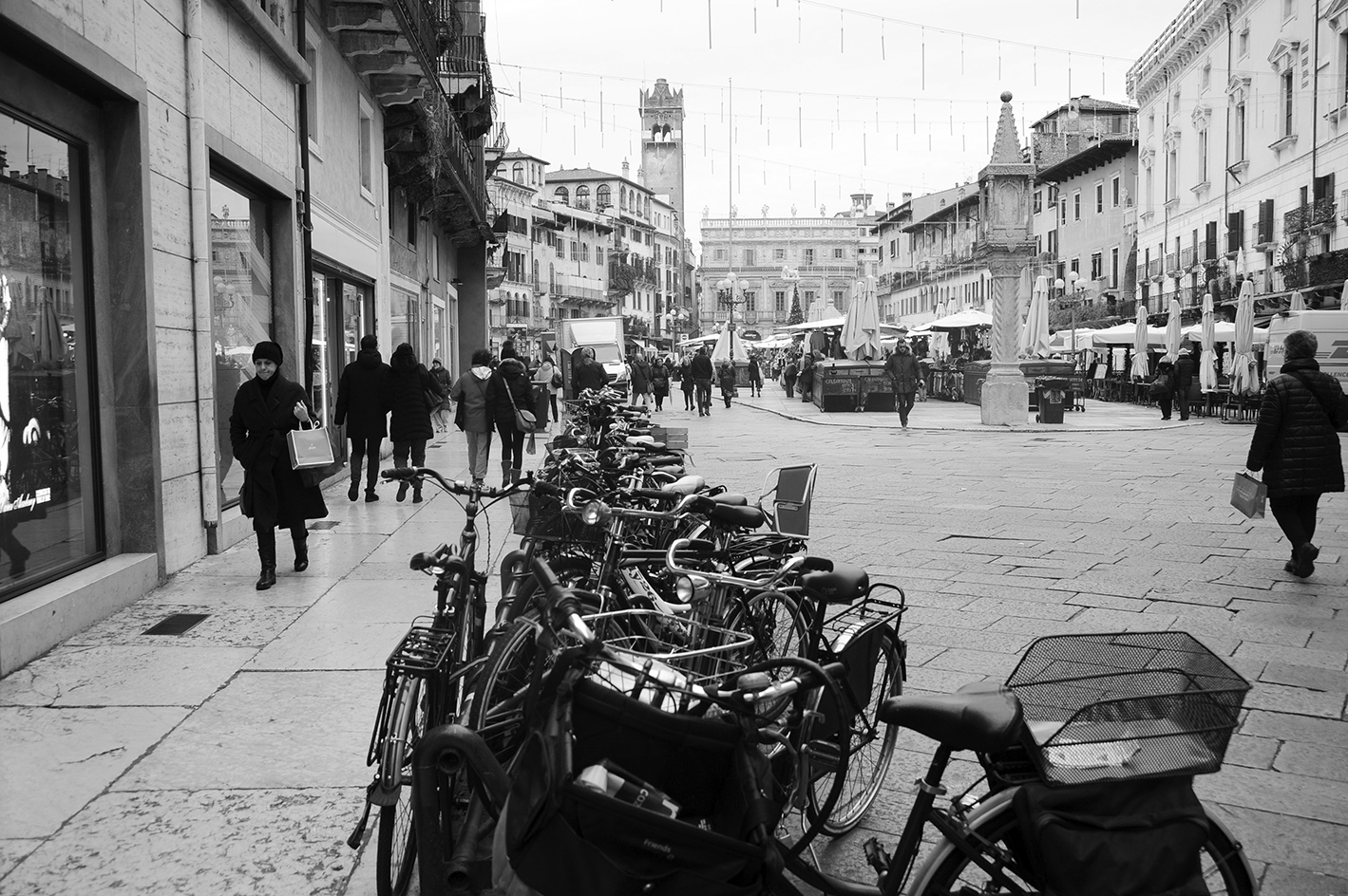 Biciclette a Verona. Un sereno 2023 a tutti.