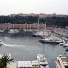 Bick in den Hafen von Monaco, im Hintergrund der Palast