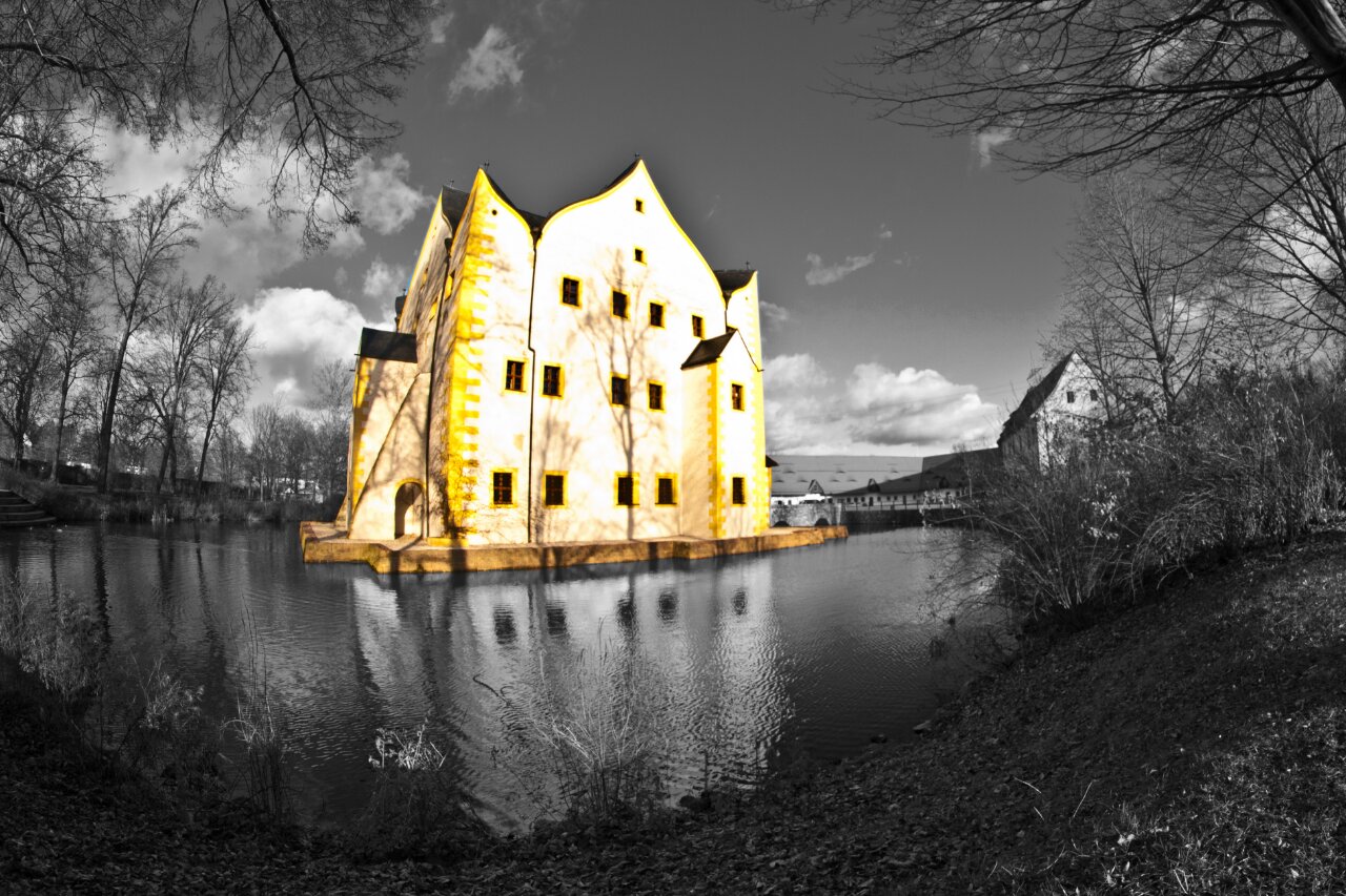 Bicolor Wasserschloss bei Klaffenbach (SN)