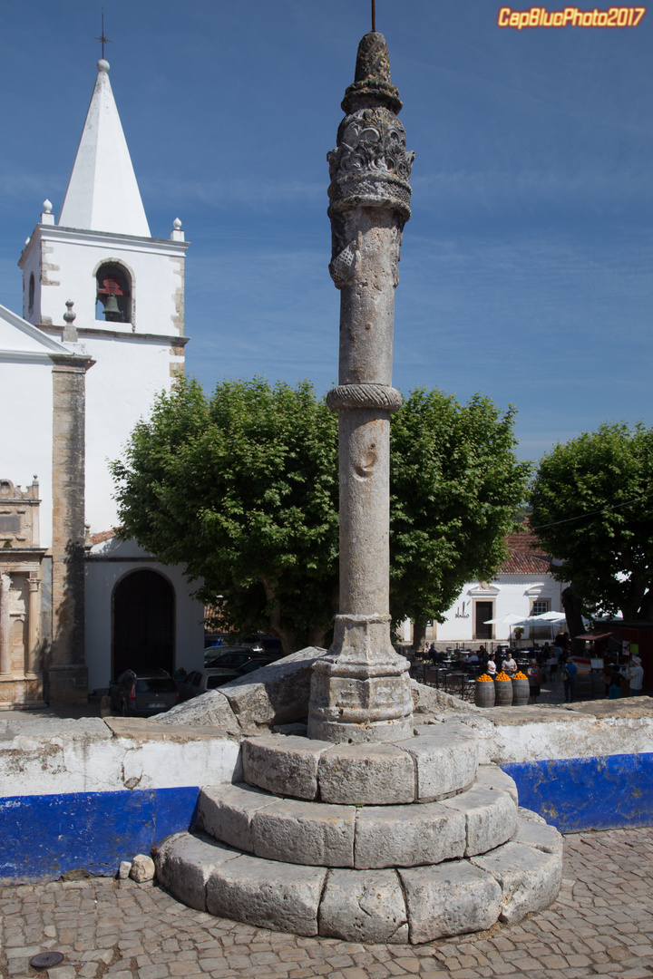 Óbidos Ein Schandpfahl, Zeichen des Stadtrechts der Gemeinde.