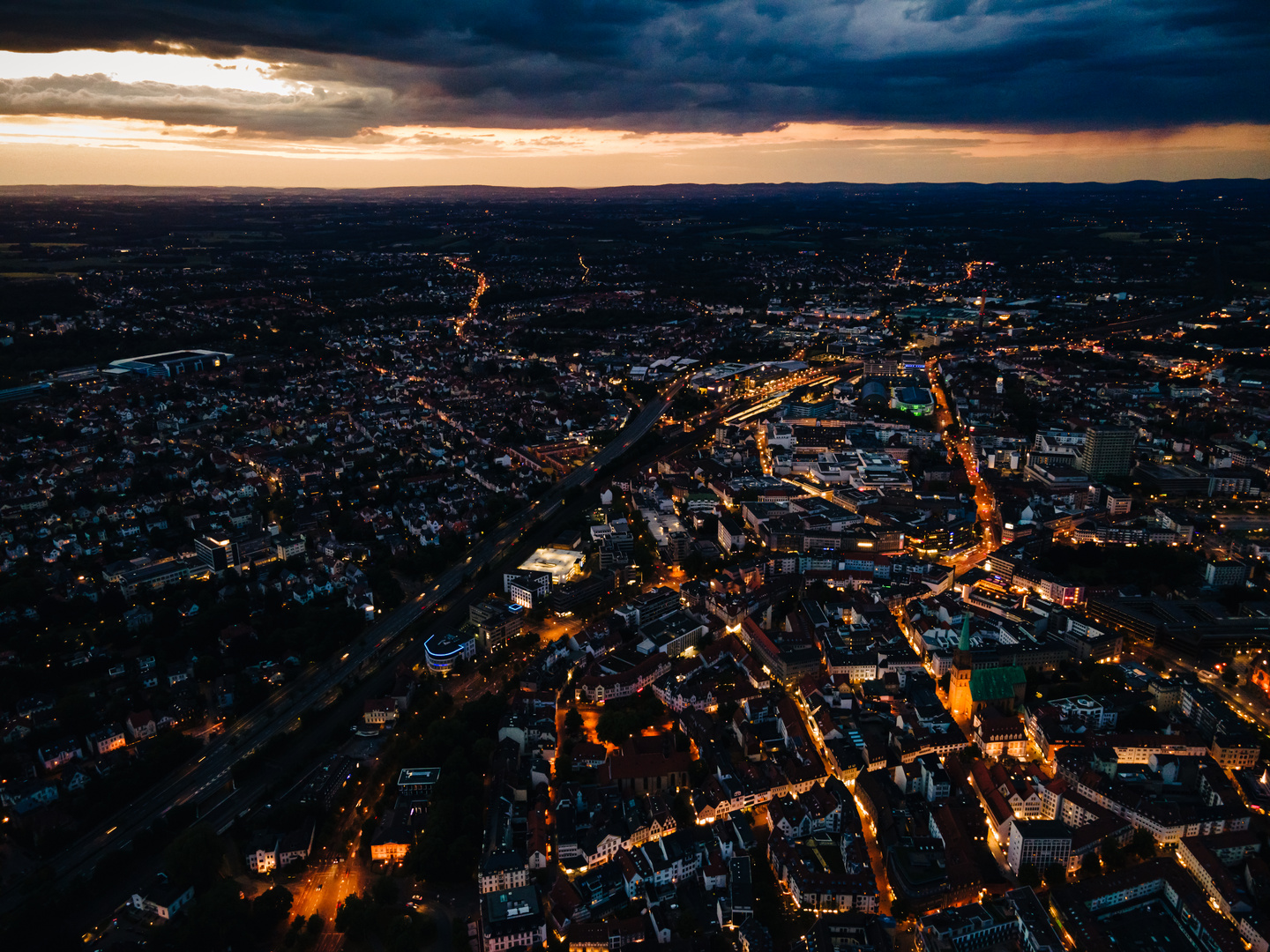 Bielefeld in der späten Abenddämmerung