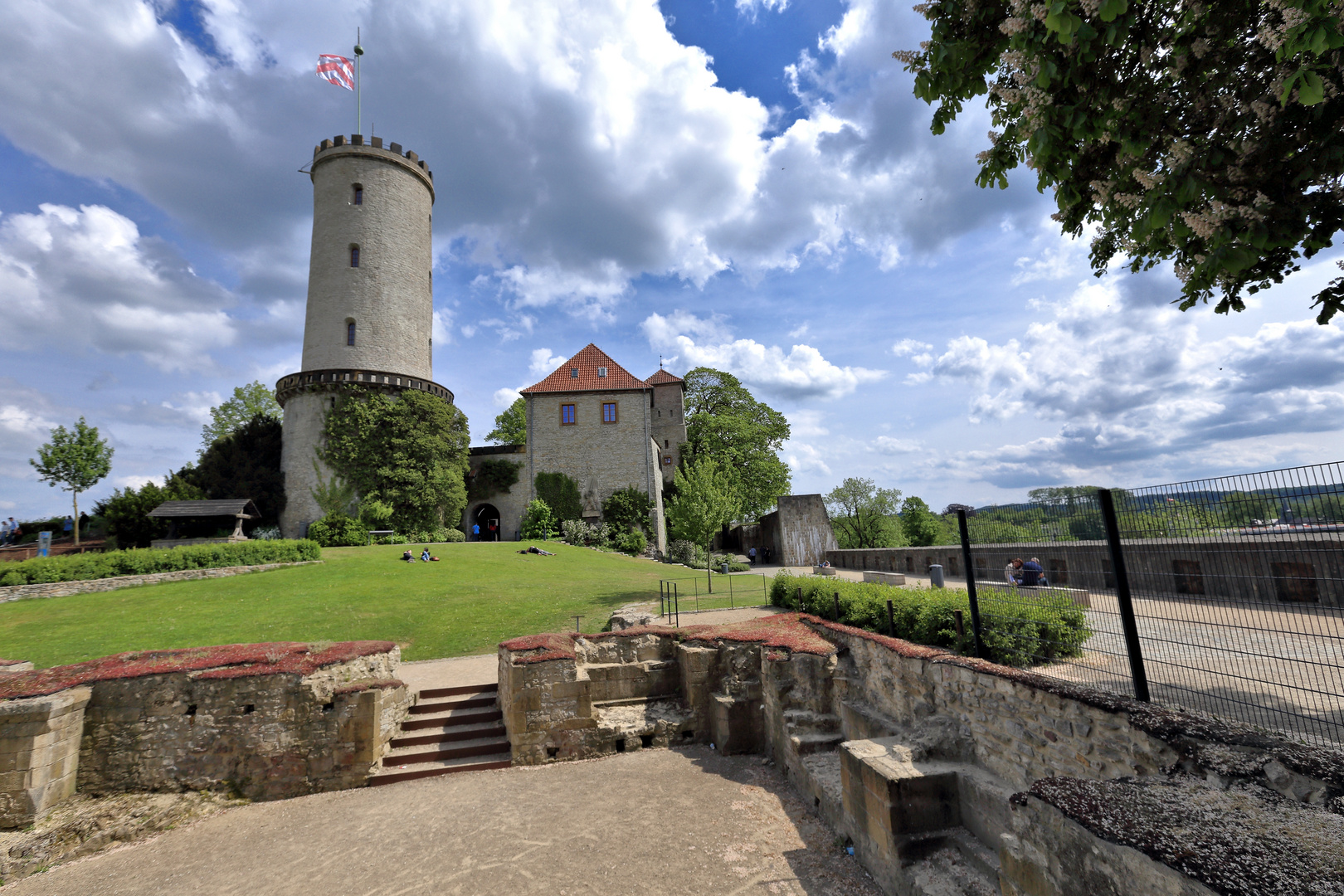 Bielefeld Sparrenburg Foto & Bild world, wolken, turm Bilder auf