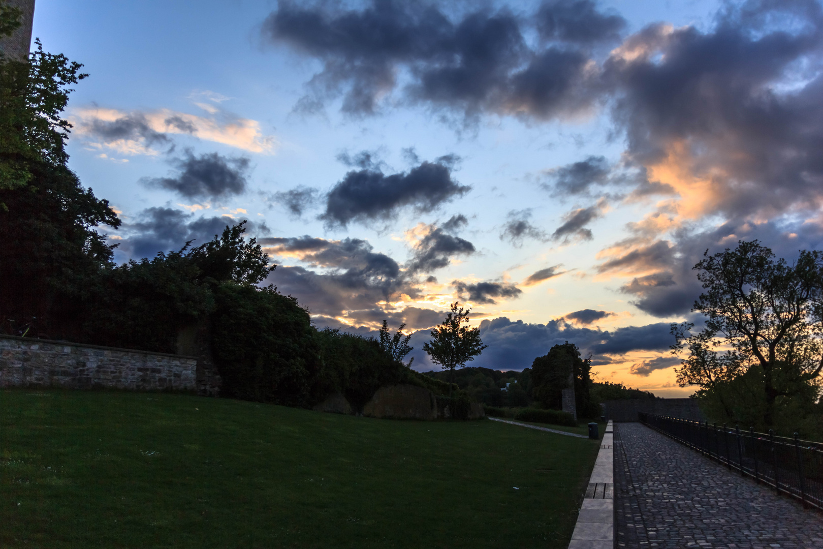 Bielefelder Sparrenburg -blaue Stunde-