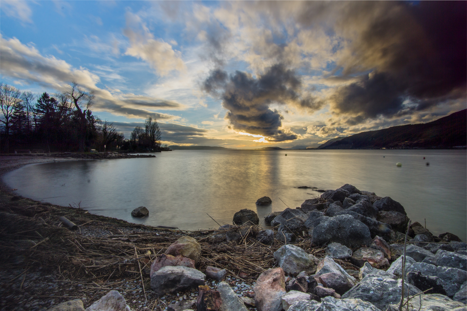 Bielersee am Abend