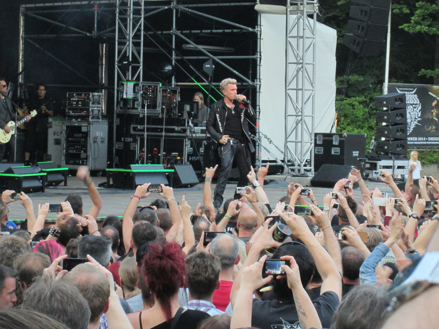 Bier , Smartphones & Billy Idol - 03. 07. 2014 - Dresden ( Junge Garde )