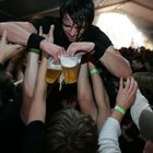 Bier Stagediving!