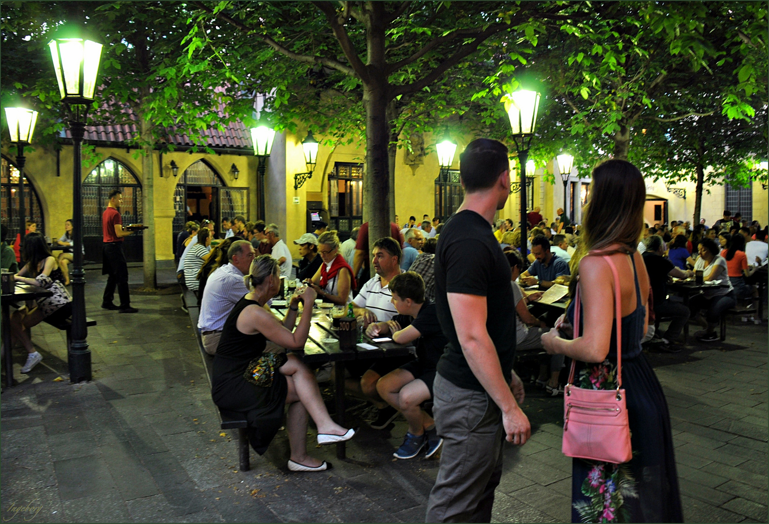 Biergarten der Traditionsbrauerei  U Fleku  in Prag 