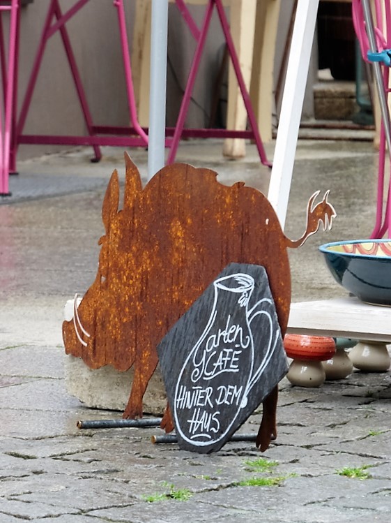 Biergarten negativ, es regnet wie die Sau