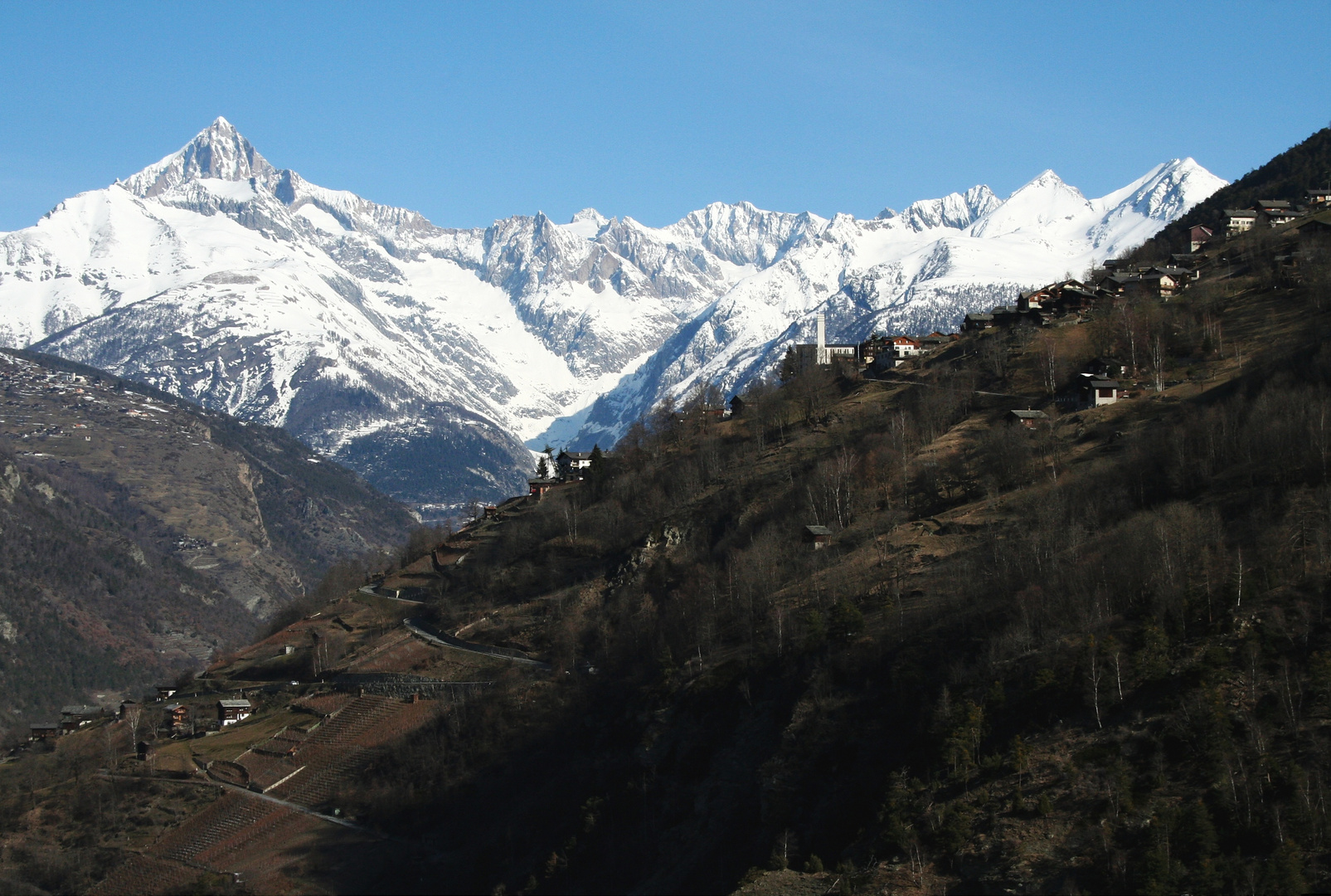 Bietschhorn und Weinberge im Vispertal