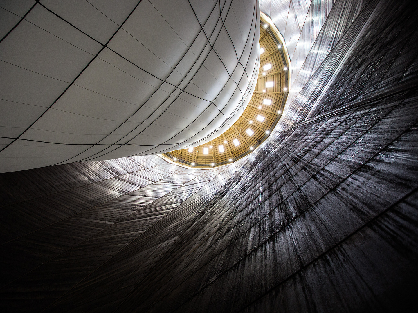 Big Air Package - Die Christo Ausstellung im Gasometer Oberhausen