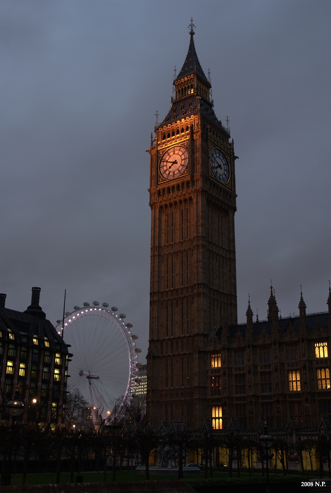 ....Big Ben and the London Eye......