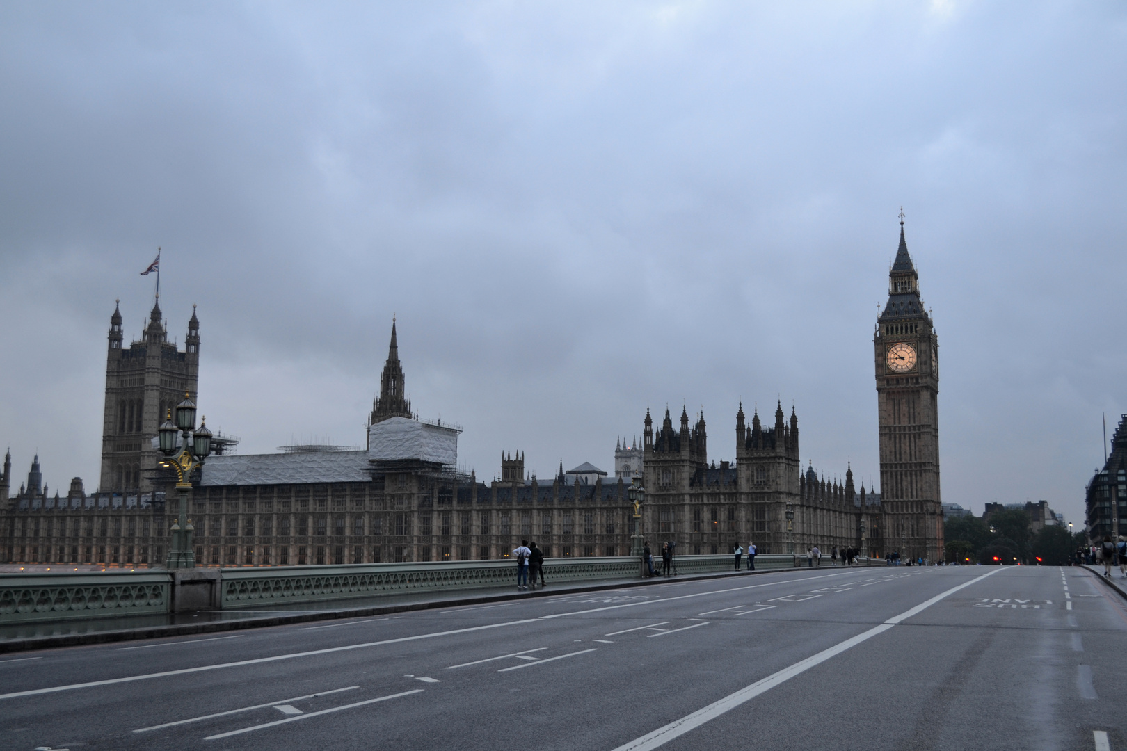 Big Ben und Westminster Bridge am Abend