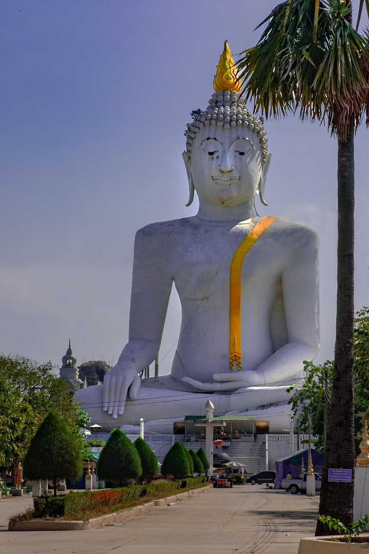 Big Buddha in Wat Phai Rong Wua