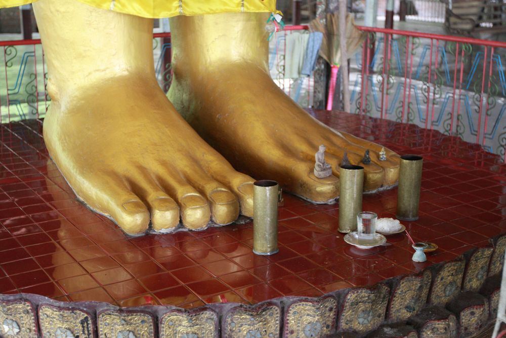 Big Feet! -Myanmar