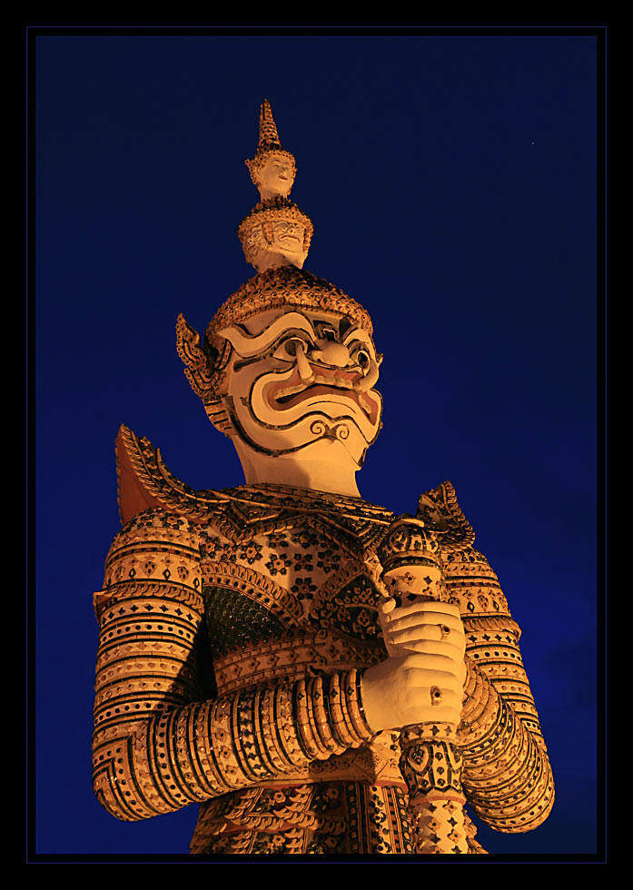 big Giant close to Wat Arun