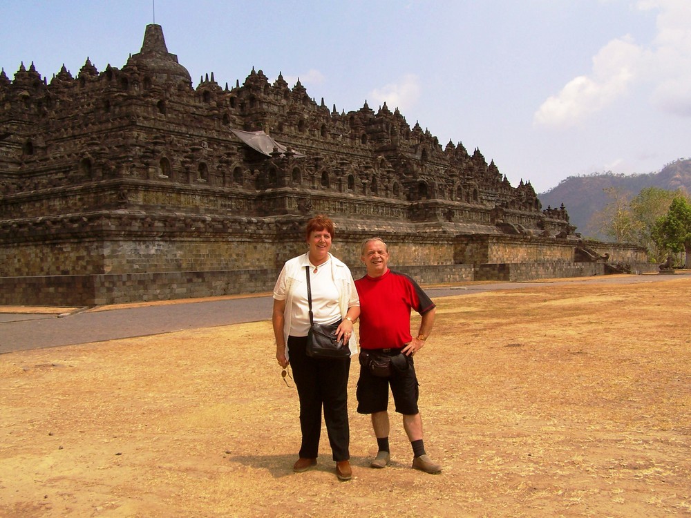 bij de Borobordur 2006