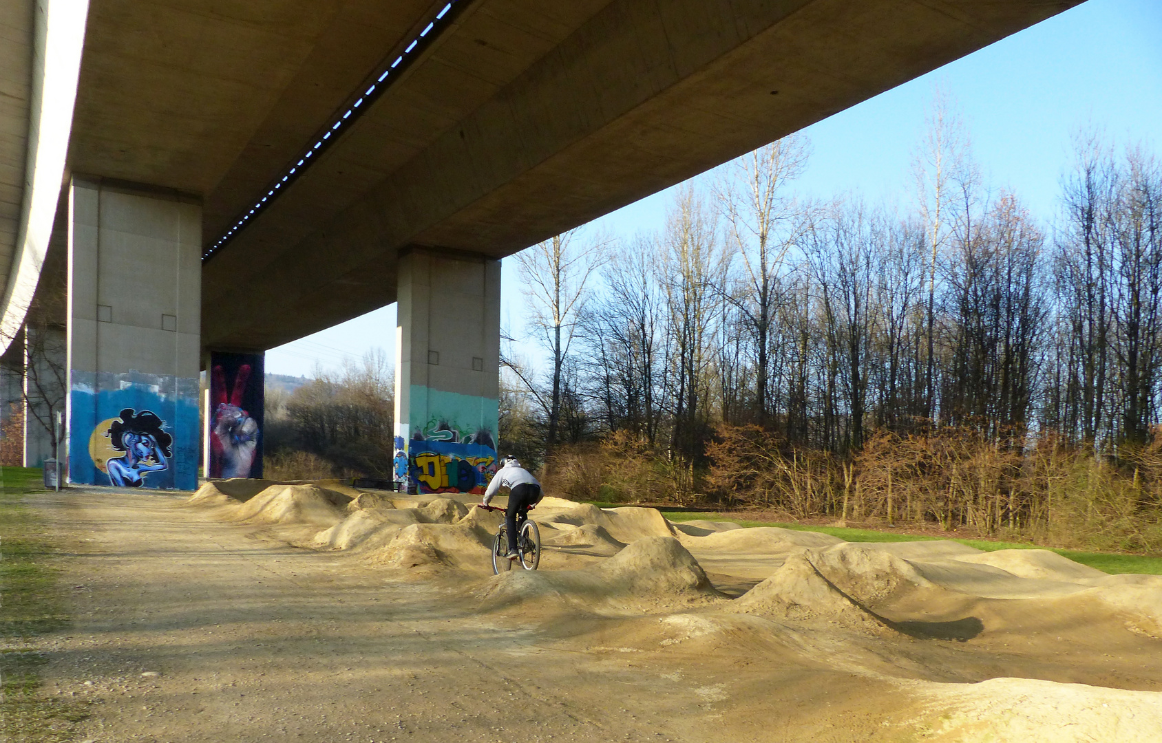 Bike-Parcours im Grüttpark und Streetart.... 