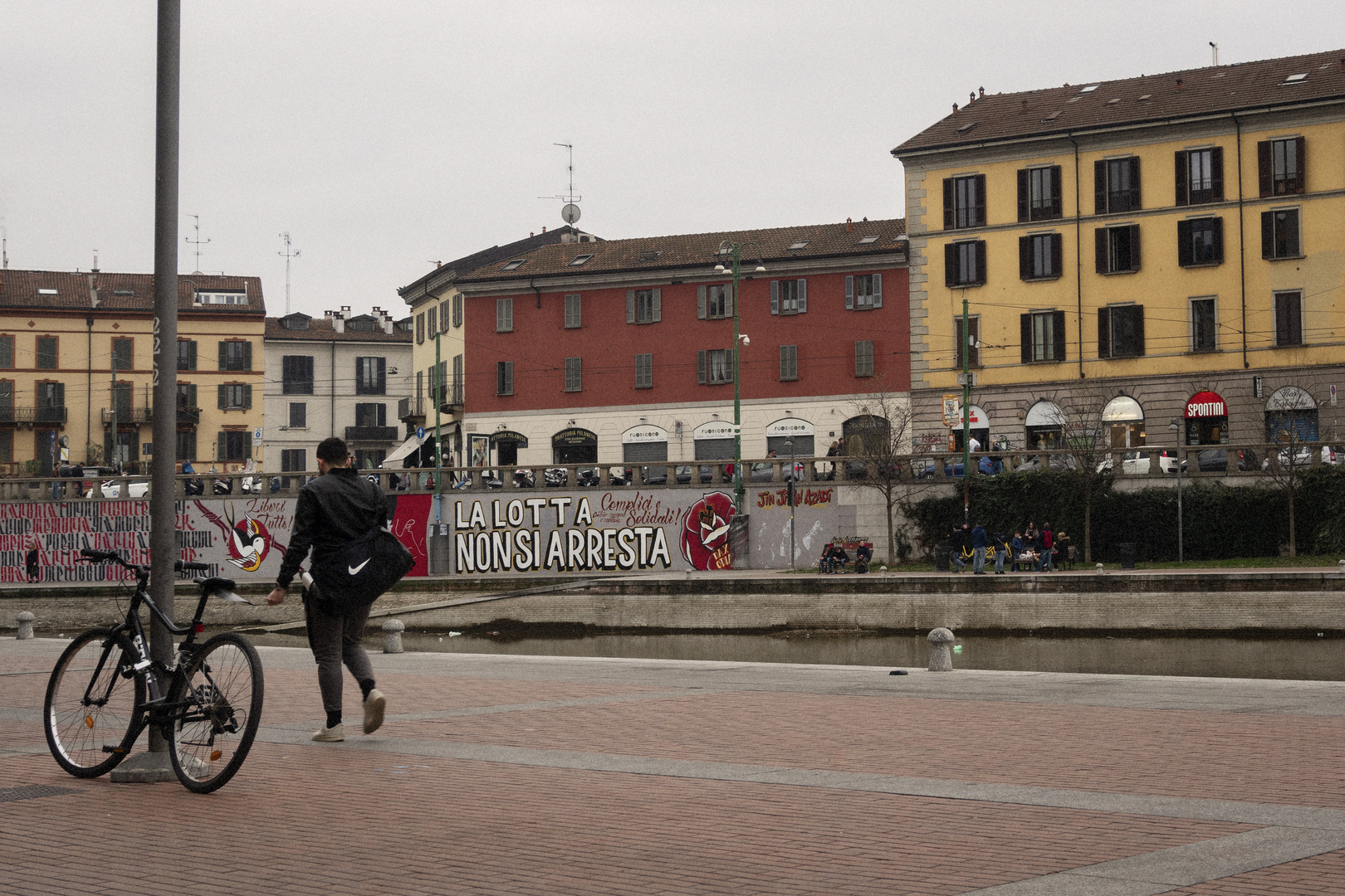 Bike parking in darsena, Milano