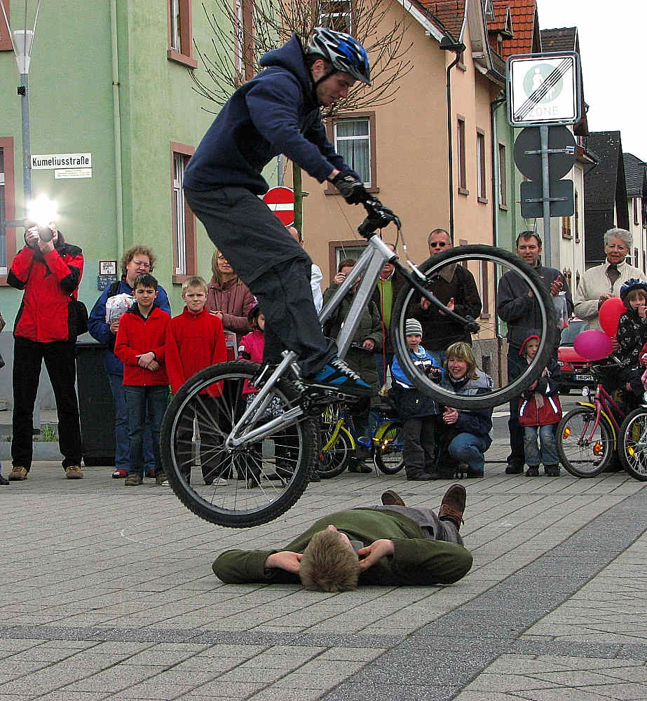 Bike-Show 2/2: Unterlegen...