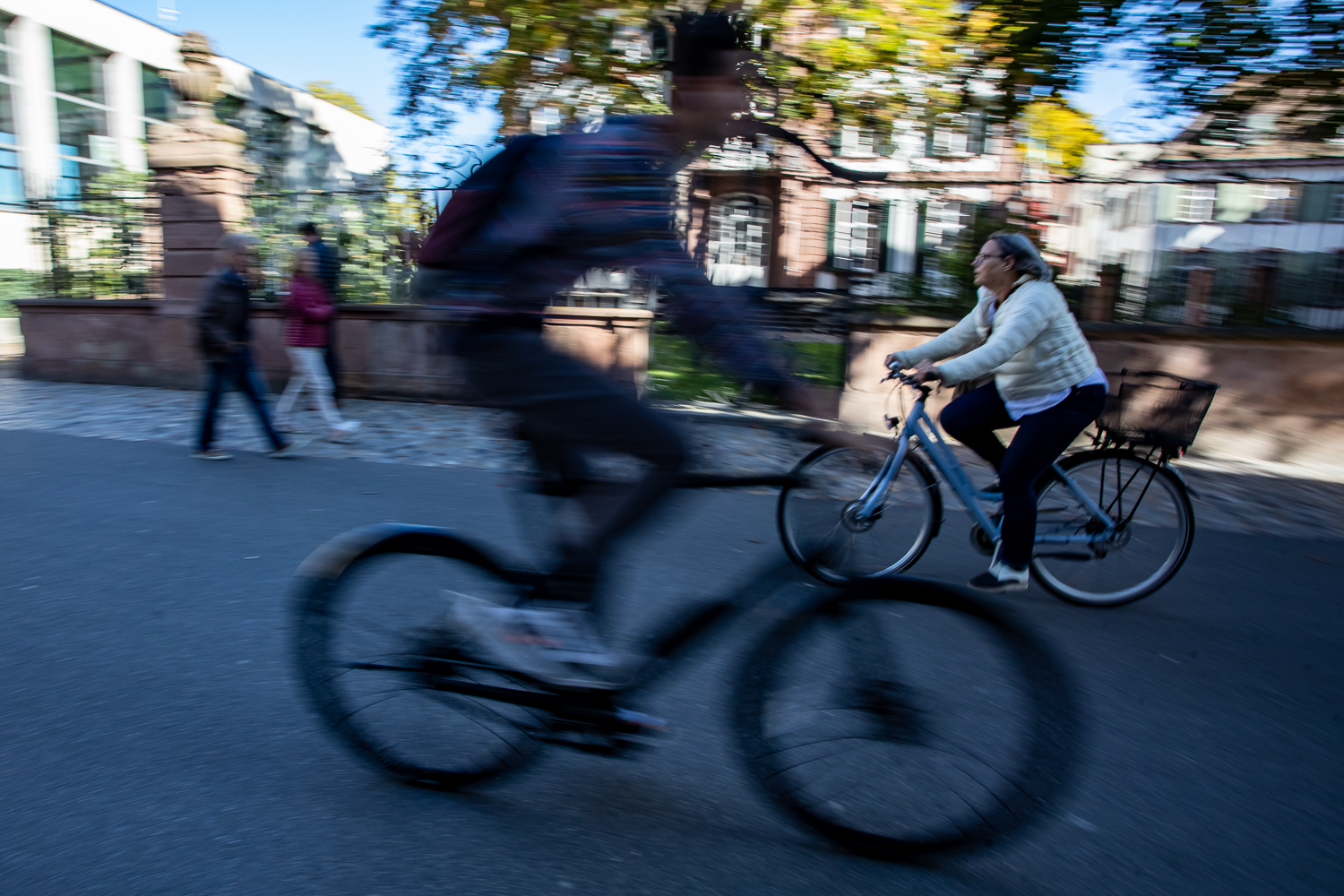 Biker im Gegenverkehr ...