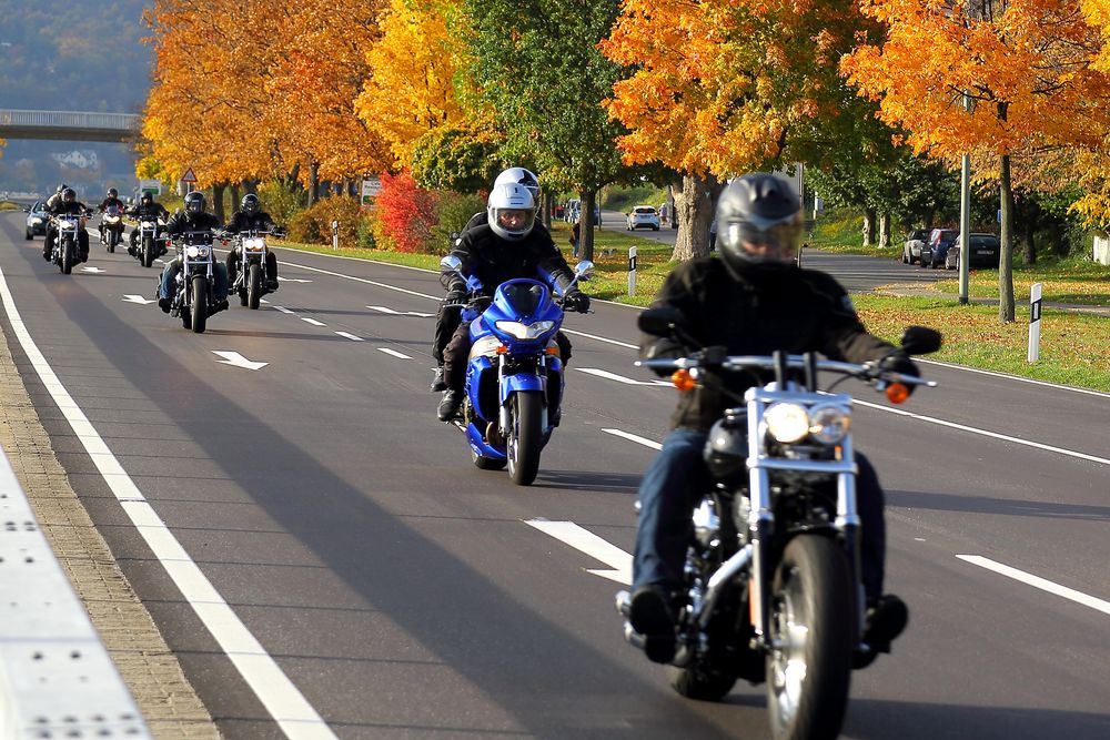 Biker im Herbst