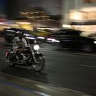 Biker im nächtlichen Hollywood