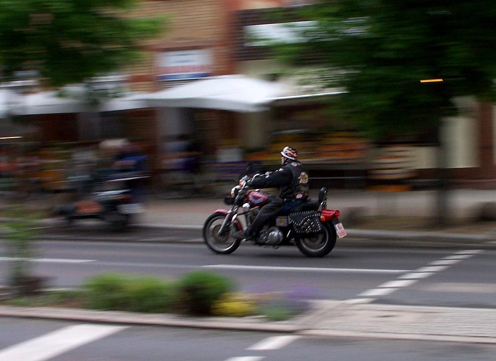 Biker in Fahrt