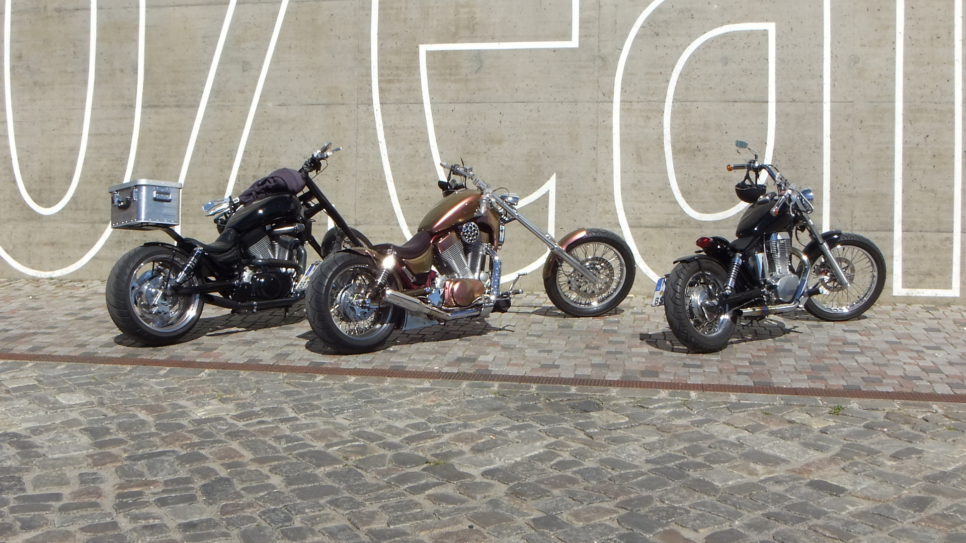 Biker Treff am Ozeaneum in Stralsund