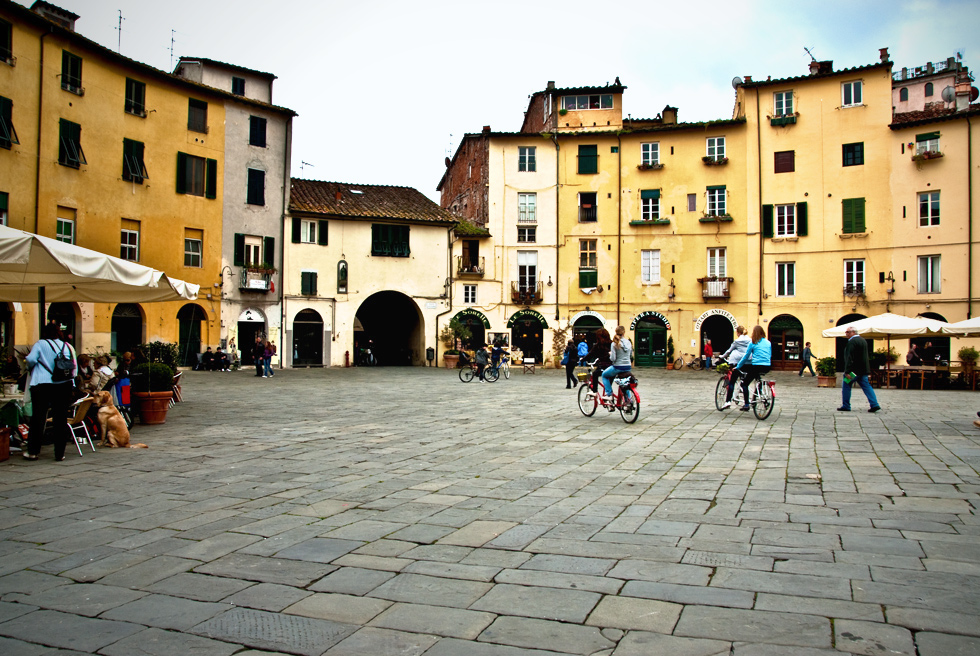 bikes in lucca