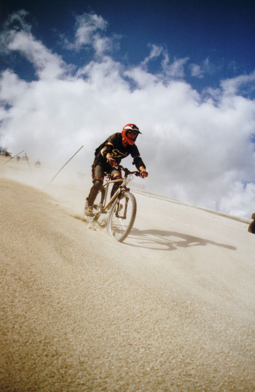 BikesOnSand_Slalom