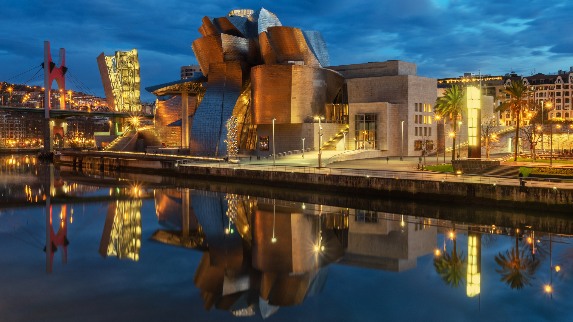 Bilbao. Guggenheim-Museum. Blaue Stunde.