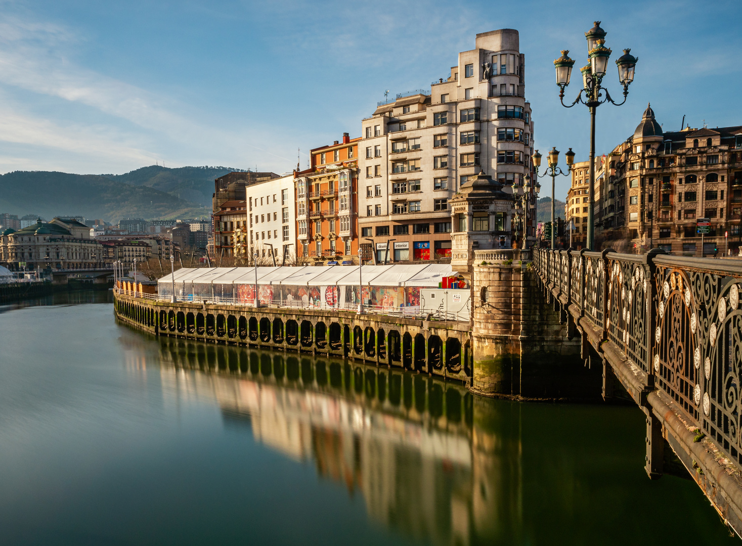 Bilbao. Quai La Ripa.