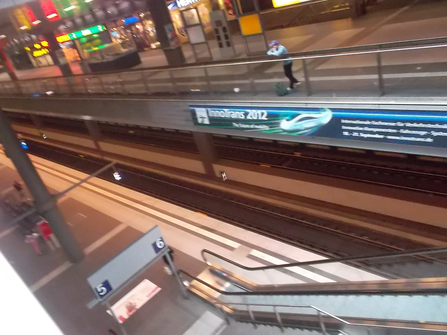 Bilck auf Bahnsteig 5/6 Berlin Hbf.