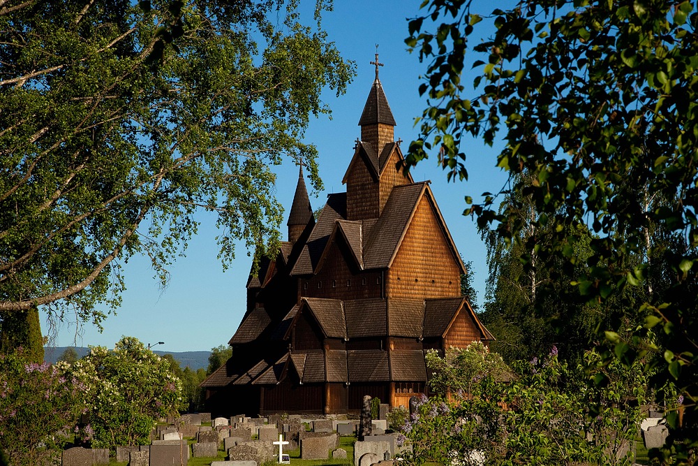 Bild 12: Stabkirche Heddal in der Abendsonne