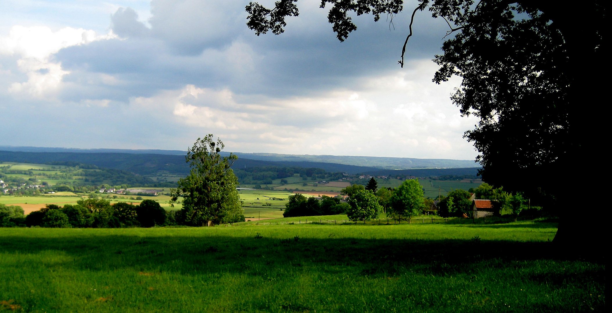 Bild 2  Auf der Heimfahrt: " Sicht auf die Ardennen - Belgien im September 2012."