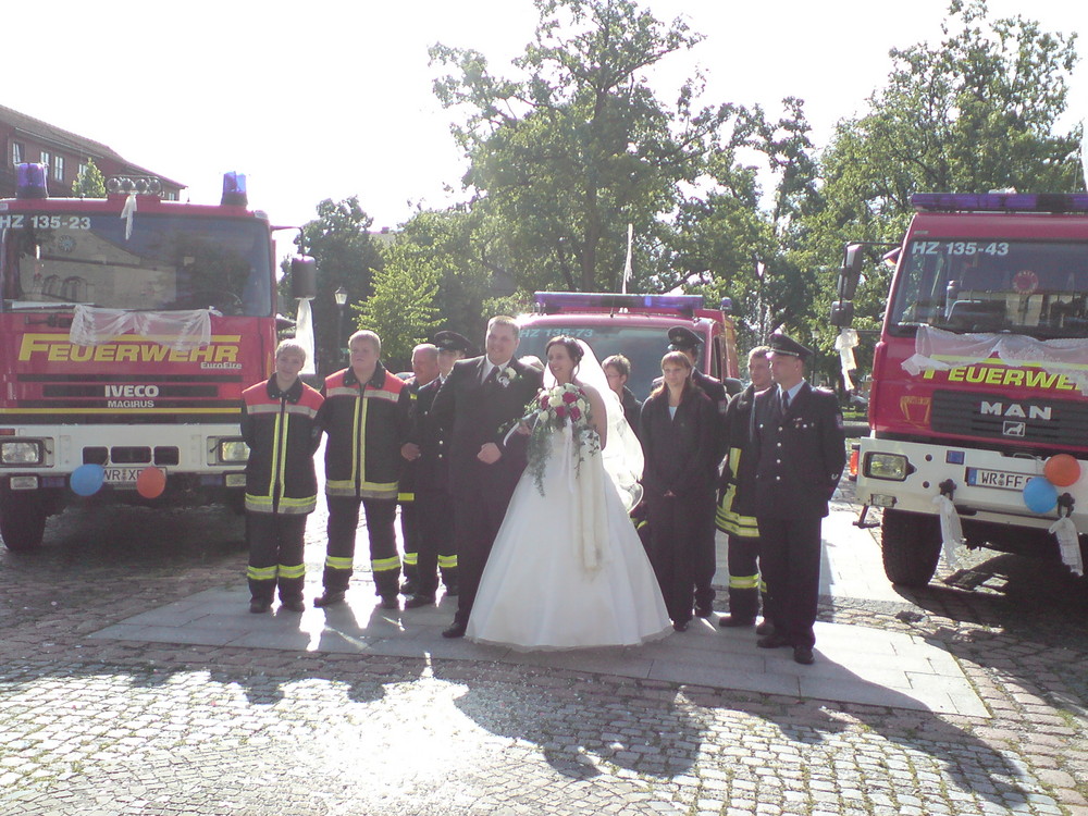 Bild mit den Kammeraden der Feuerwehr Hasselfelde