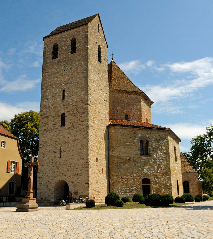 Bild Serie über Ottmarsheim im Elsass nähe Mulhouse Nr.1