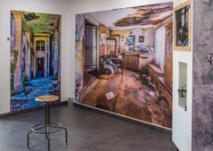 Bilder einer Ausstellung zum Thema Lost Places