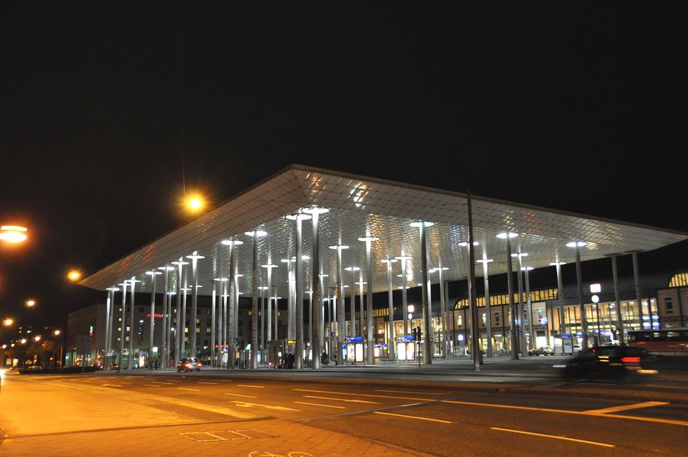 Bilder einer Stadt - Kassel bei Nacht - Palast der Winde