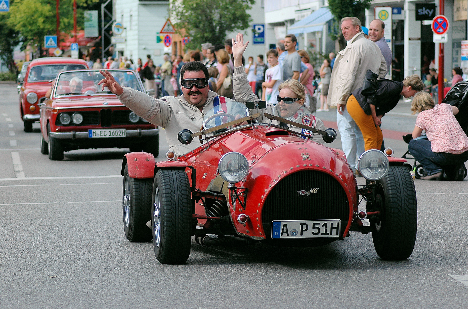 Bilder von einer Oldtimer - Rally mit Ziel in Gersthofen bei Augsburg - 1 -     Siehe auch unten !