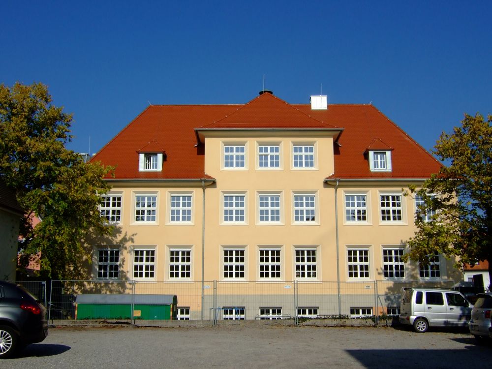 Bildungshaus "Bonifacius Amerbach" in Neuenburg am Rhein (Südseite)