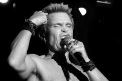 Billy Idol.