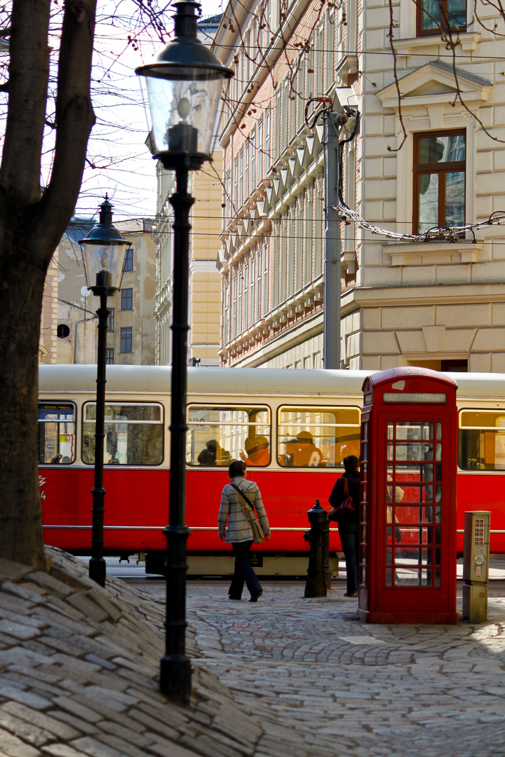 Bim in Wien mit Telefon