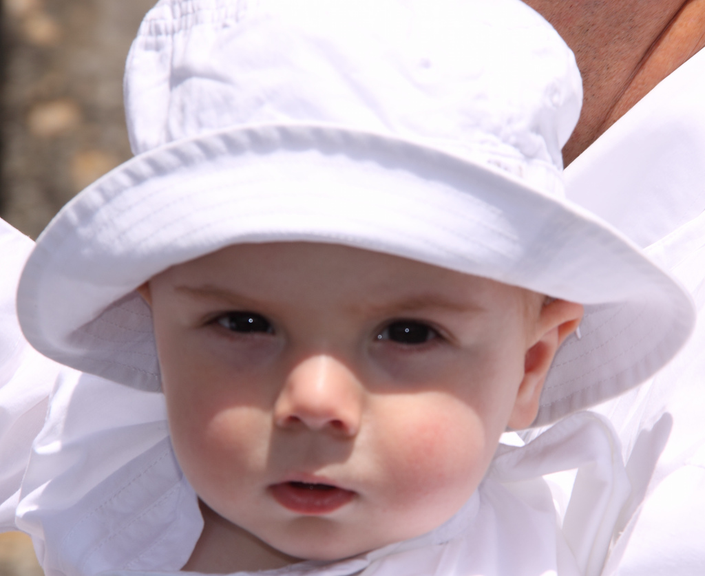 Bimba alla processione del paese