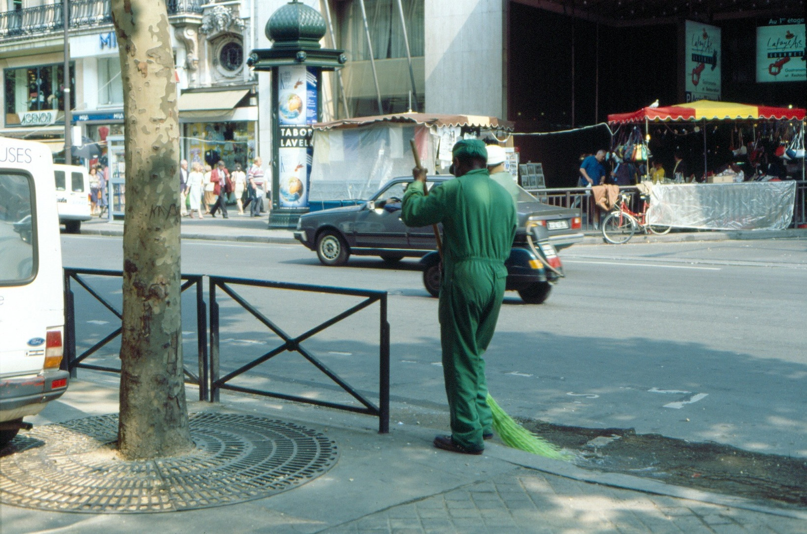  Bimbo in Paris