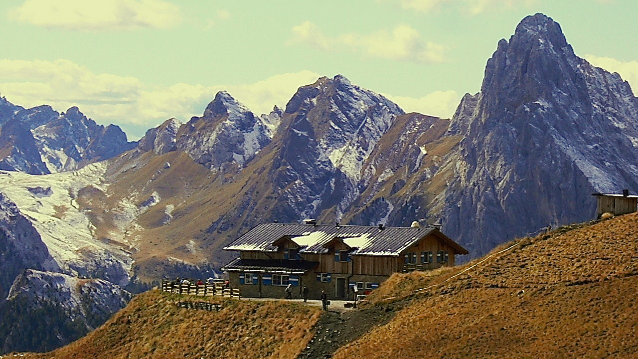 Bindelhütte 2432m. ( Rifugio viel dal Pan ).