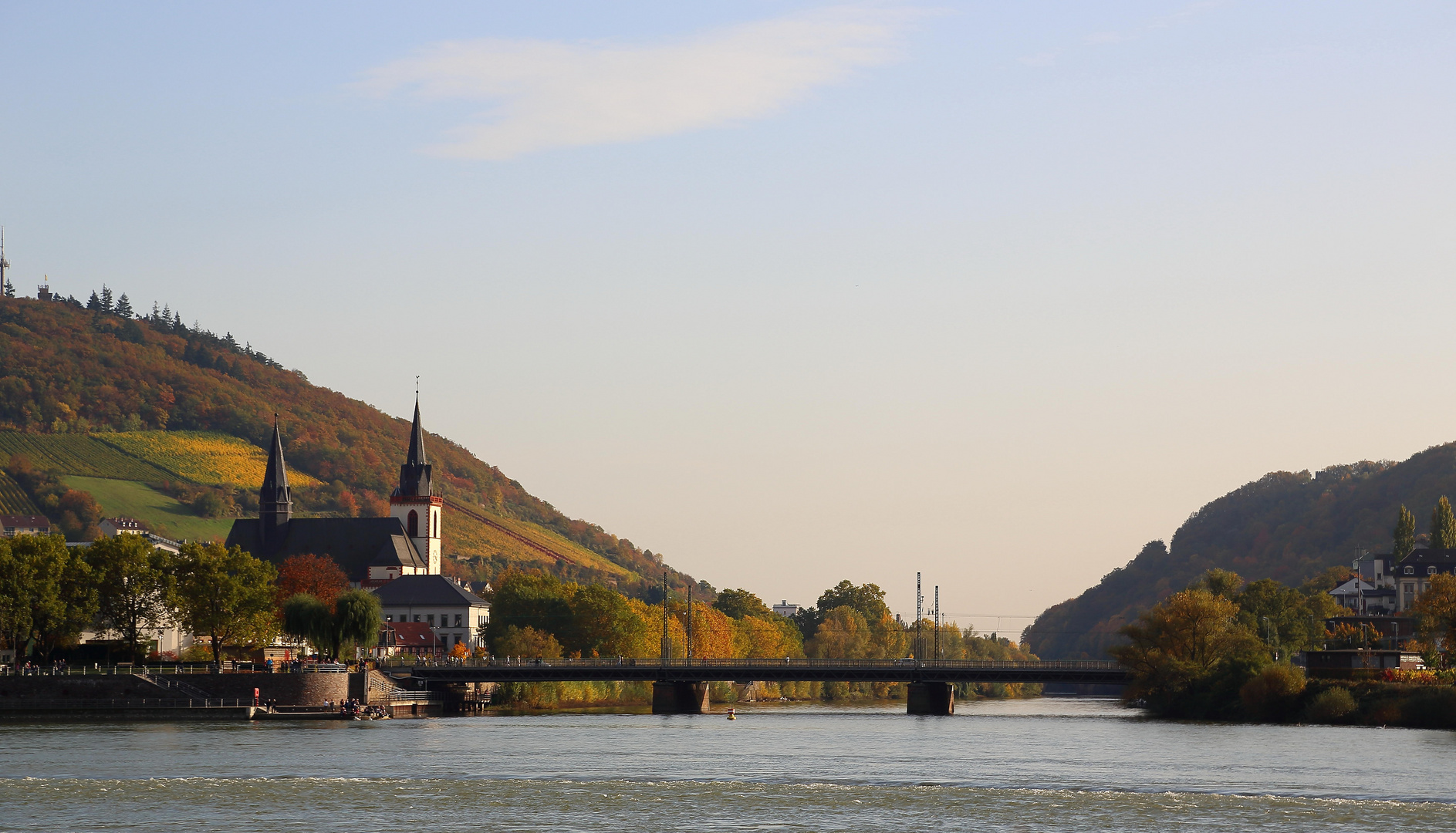 bingen-am-rhein-iv-m-ndung-der-nahe-in-den-rhein-foto-bild