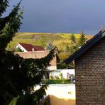 Binger Rochusberg unter dunklen Wolken