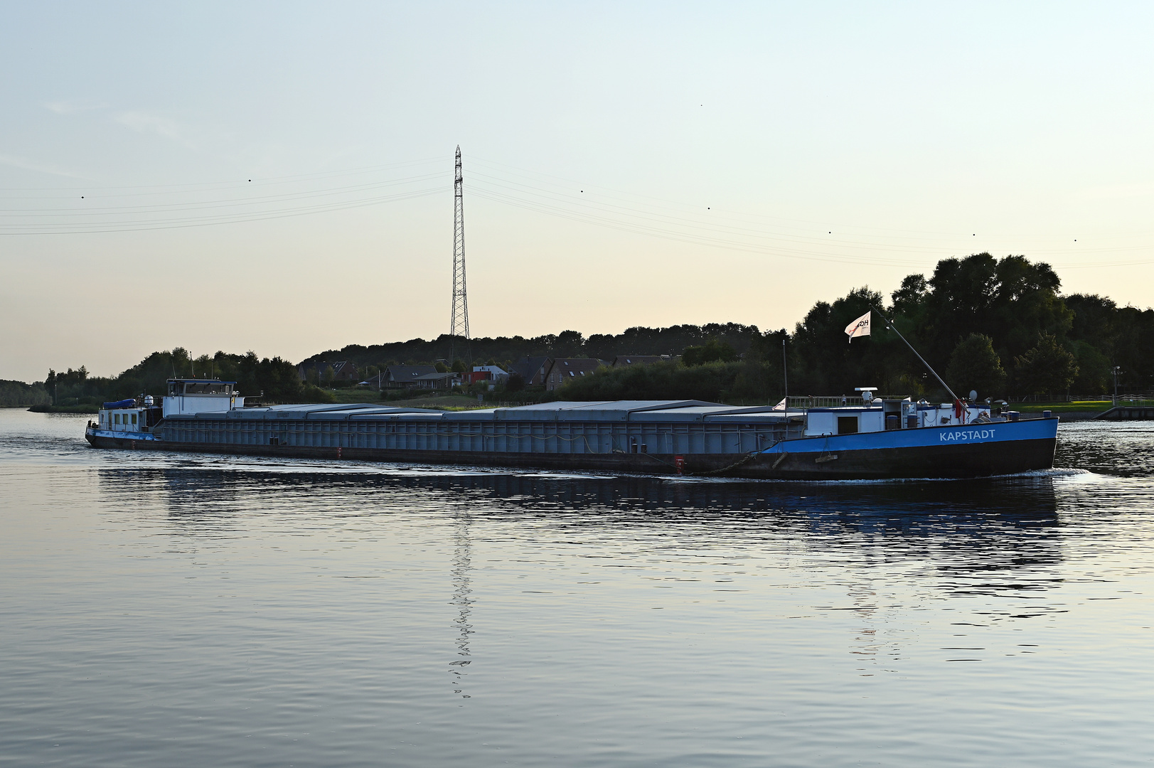 Binnen Cargofrachter KAPSTADT bei Schacht-Audorf