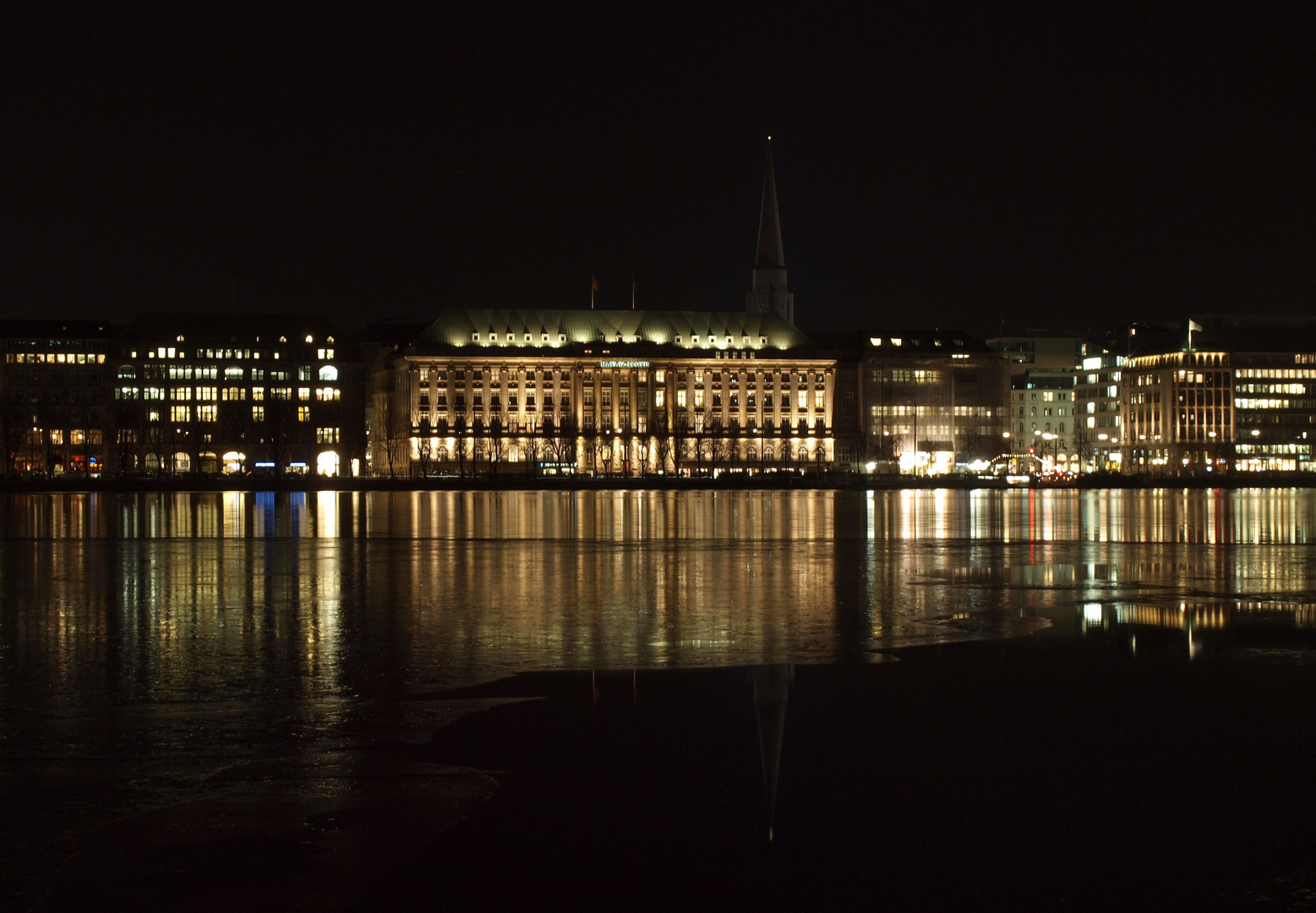 Binnenalster bei Nacht